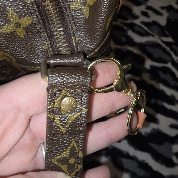 Louis Vuitton Messenger cross-body - Picture 13 of 14